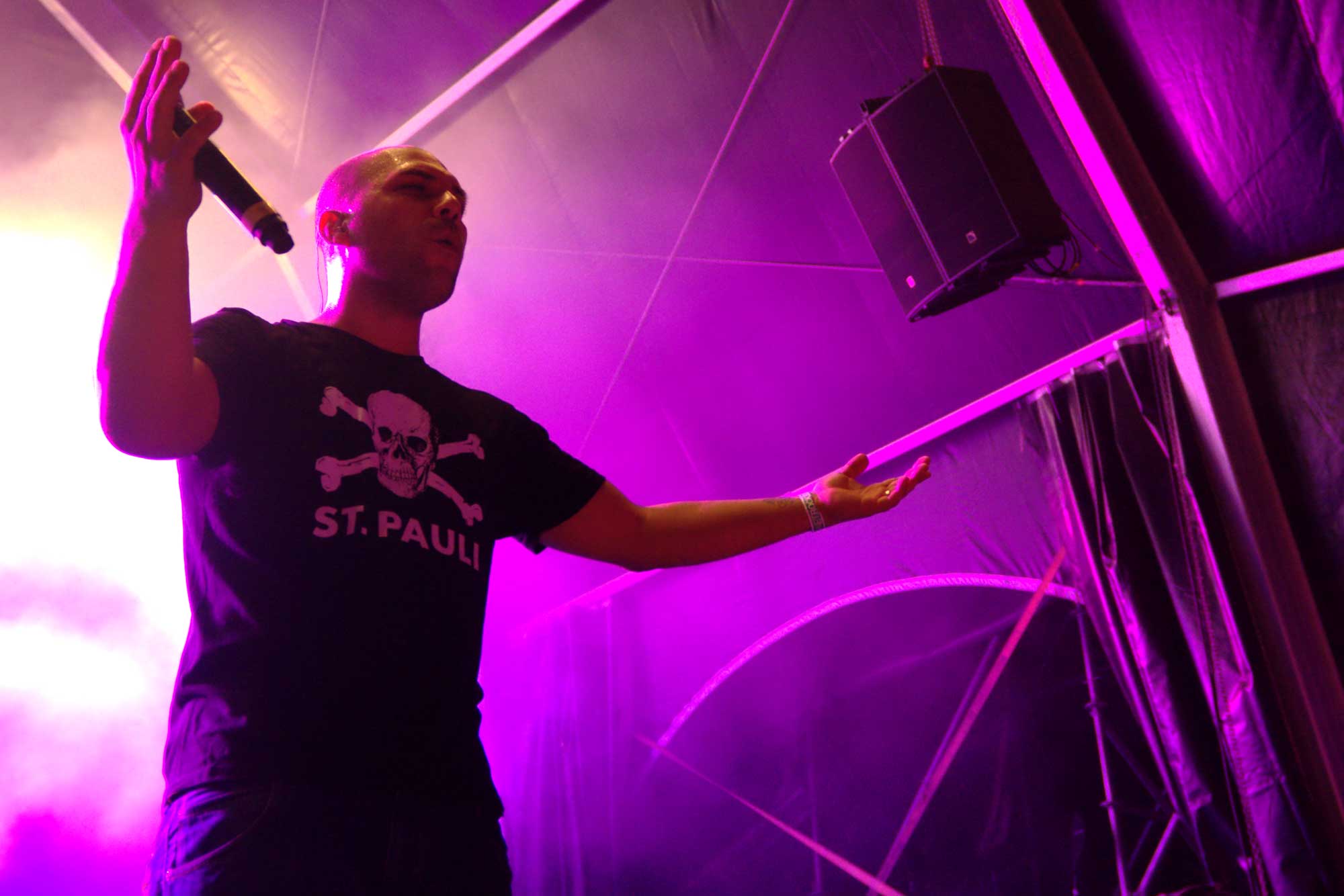 El cantant Ivan Gosp d'Aspencat durant la seva actuació al Canet Rock 2016.