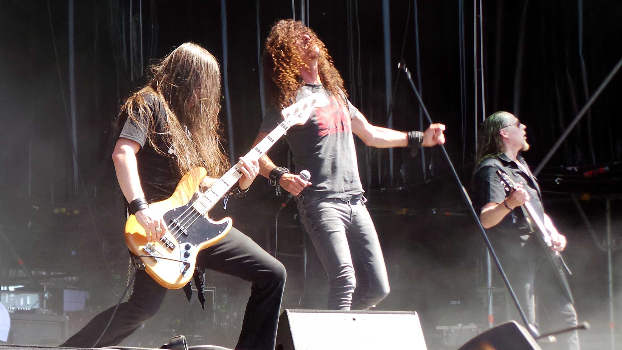 Candlemass, actuant al Rock Fest 2016 a Santa Coloma de Gramenet. D'esquerra a dreta: Leif Edling -fundador i baixista de Candlemass-, Matts Léven -actual cantant de Candlemass- i Lars 