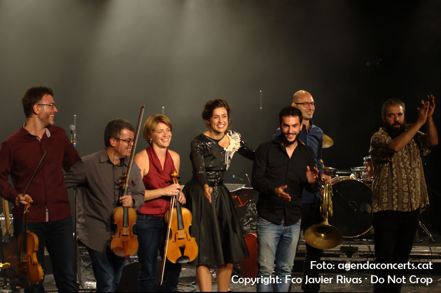 Final del concert. Maika Makovski, presentant 'Chinook Wind' amb el Quartet Brossa al Festival Altaveu de Sant Boi de Llobregat 2016.