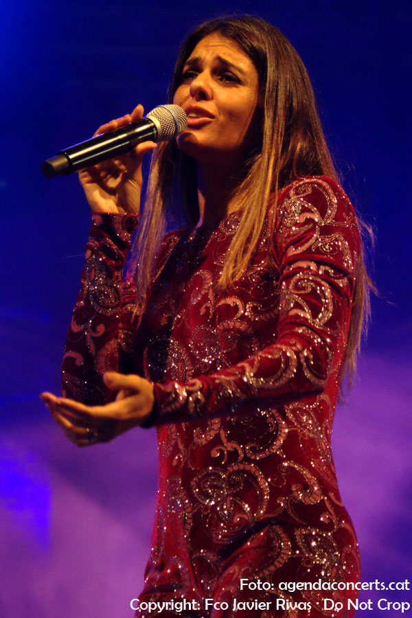La cantant de fado Cuca Roseta, actuant a La Mercè 2018 de Barcelona.