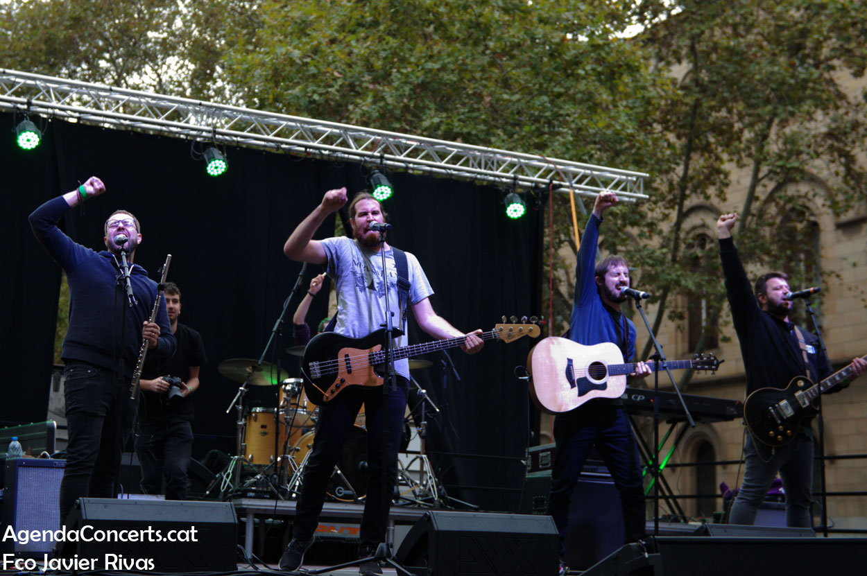 Ebri Knight, performing at Tsunami Democràtic in Barcelona.