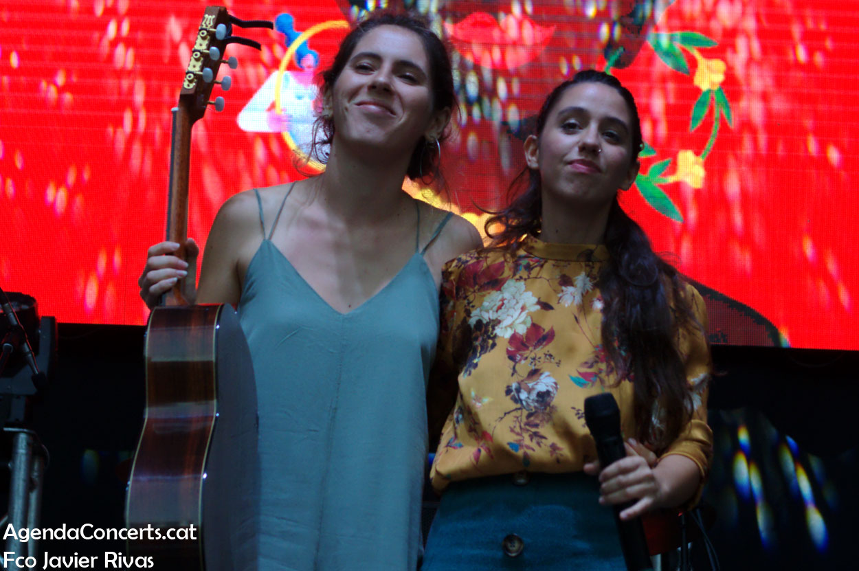 Raquel Lúa y Amaia Miranda, actuando durante las Fiestas de La Mercè 2019 de Barcelona.